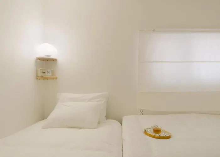 Hongdae 3 Min To Airport Bus Free Luggage
