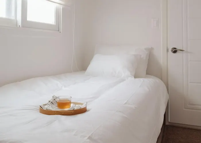 Hongdae 3 Min To Airport Bus Free Luggage *